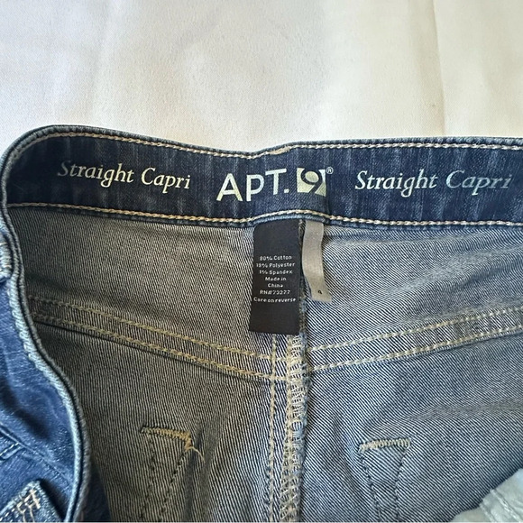 Apt. 9 Blue Straight Leg Jeans with Faded Wash Size 4 - Picture 6 of 7